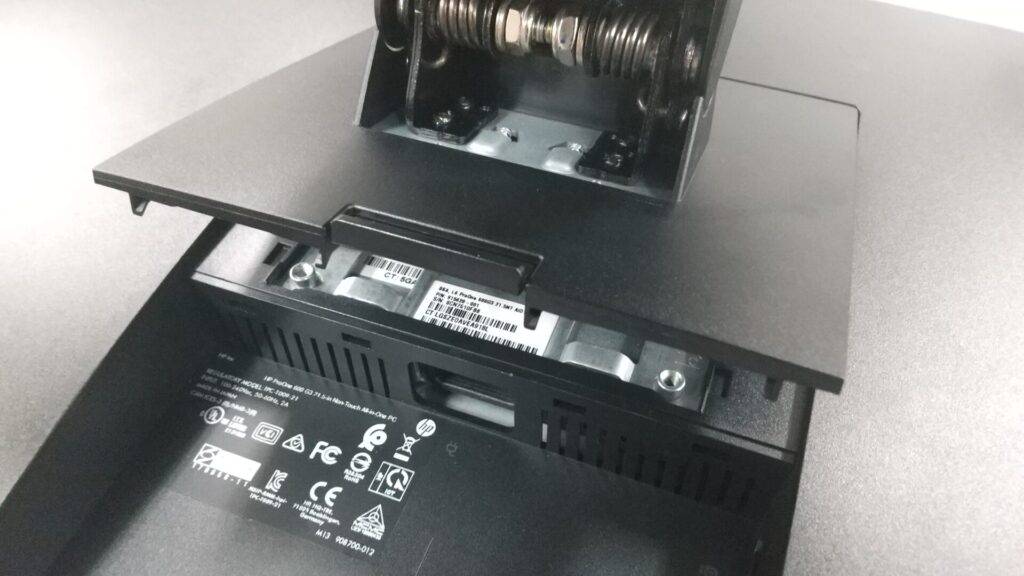 HP ProOne 600 G3 のHDD(SSDへ) 交換 | 宮崎のパソコン修理とデータ