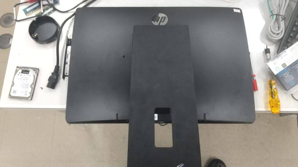 HP ProOne 600 G3 のHDD(SSDへ) 交換 | 宮崎のパソコン修理とデータ